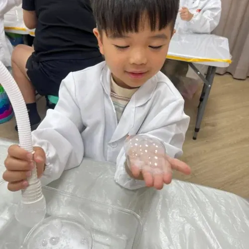 A2. 夢幻仙境乾冰實驗室 活動現場照片 4