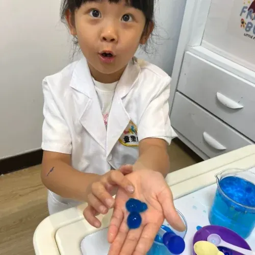 A3. 水晶寶寶+閃亮星空瓶 DIY 活動現場照片 3