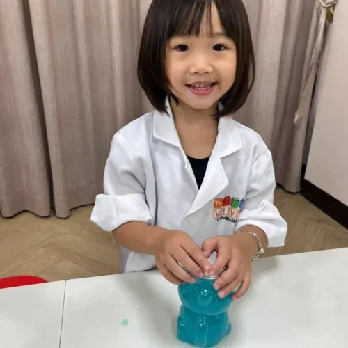 A4. 啵啵怪獸假水史萊姆初階實驗室 活動現場照片 1