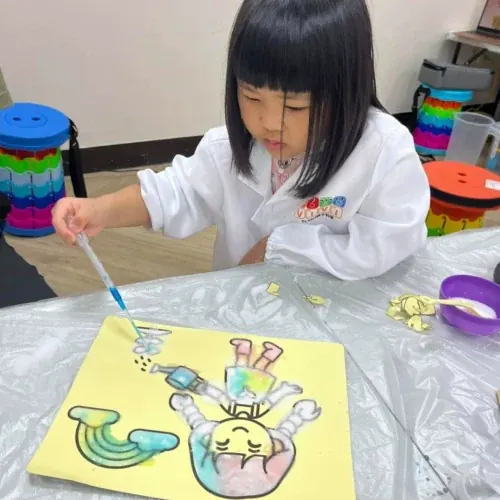 A6. 毛細現象實驗室-花朵擴香瓶 DIY、爬高高的水精靈 活動現場照片 1