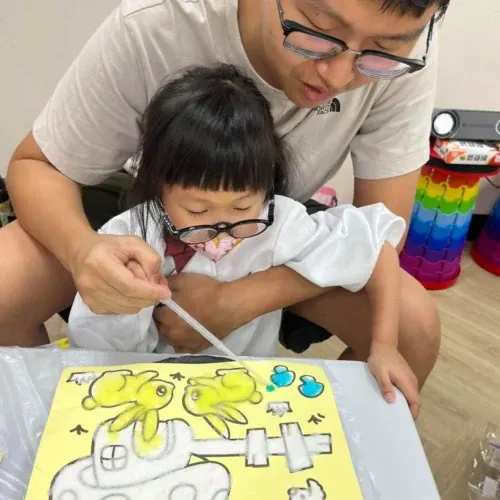 A6. 毛細現象實驗室-花朵擴香瓶 DIY、爬高高的水精靈 活動現場照片 3