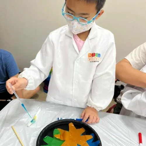 A6. 毛細現象實驗室-花朵擴香瓶 DIY、爬高高的水精靈 活動現場照片 4
