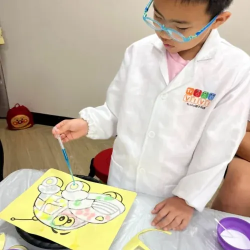 A6. 毛細現象實驗室-花朵擴香瓶 DIY、爬高高的水精靈 活動現場照片 8